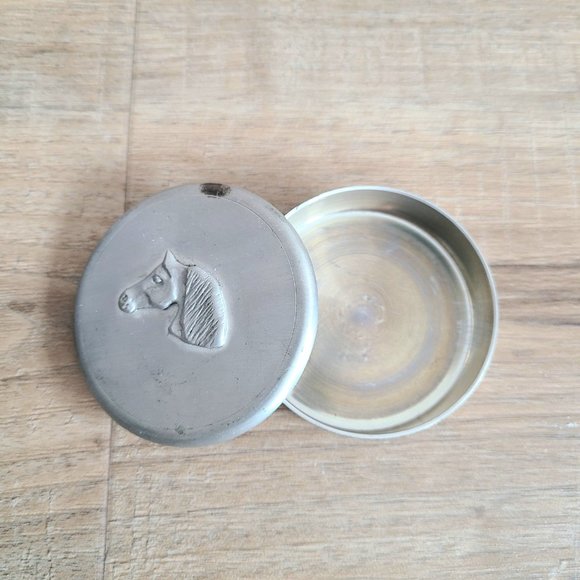 Fine Pewter Seagull Pugwash NS Canada round pewter pill box with horse. - Picture 3 of 7